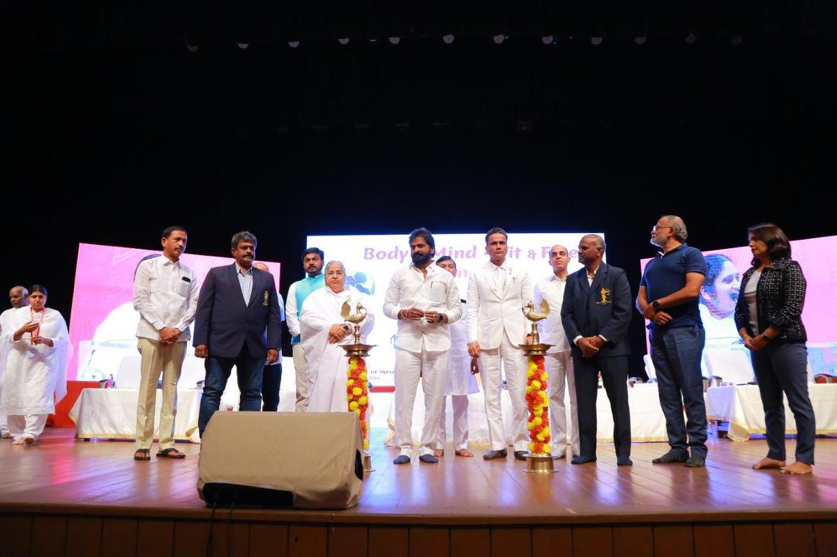 Telangana Sports Minister V. Srinivas Goud, vice-chairperson of Brahmakumaris’ sports wing B.K. Kuldeep bhen (third from left) and other dignitaries at the ‘Winning The Game of Mind’ sports conclave in Hyderabad on Saturday